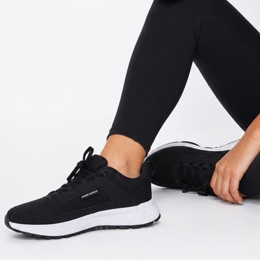 Under Armour Essential Heritage Black White Sneakers Women's Size 8